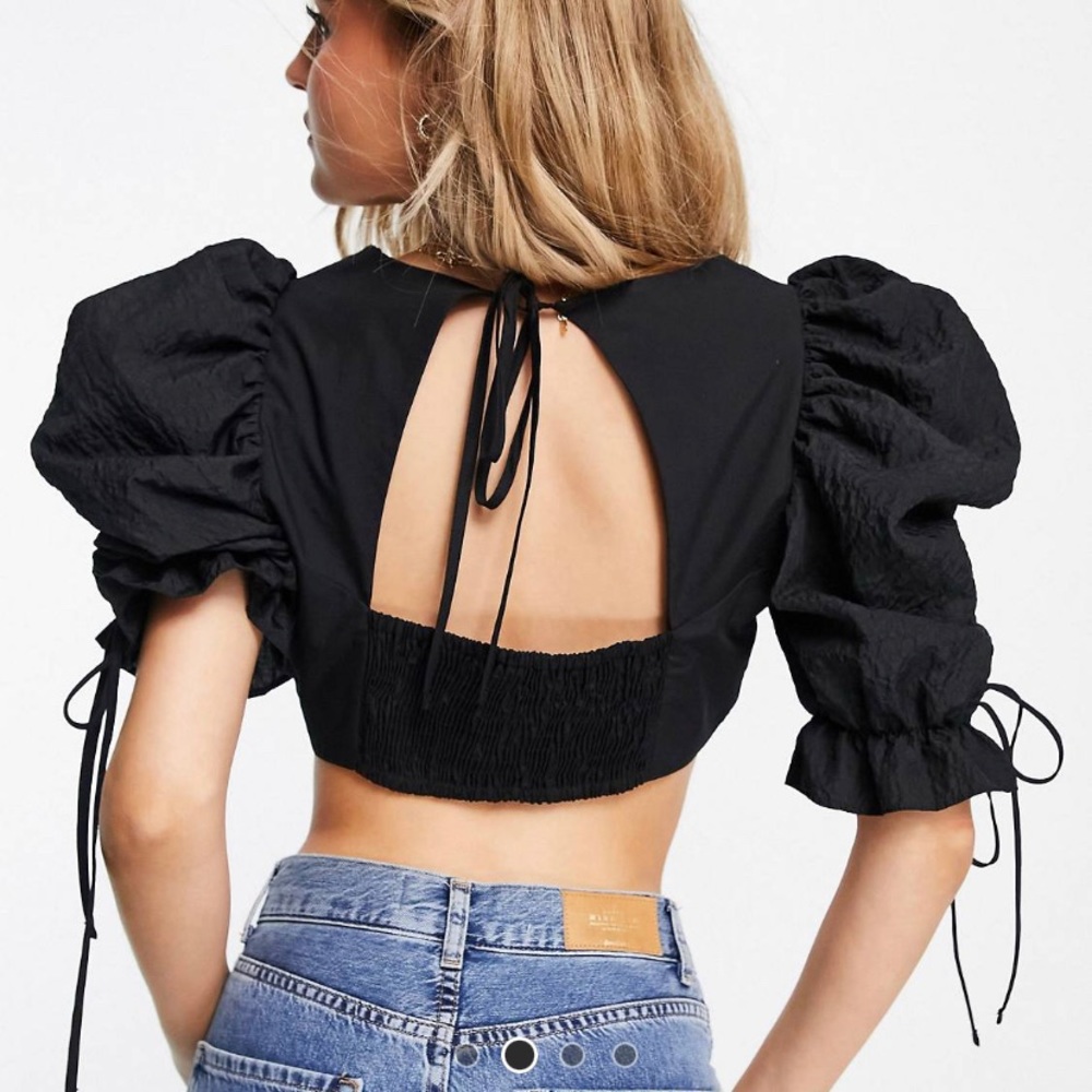Top shop cropped puff sleeve top in black